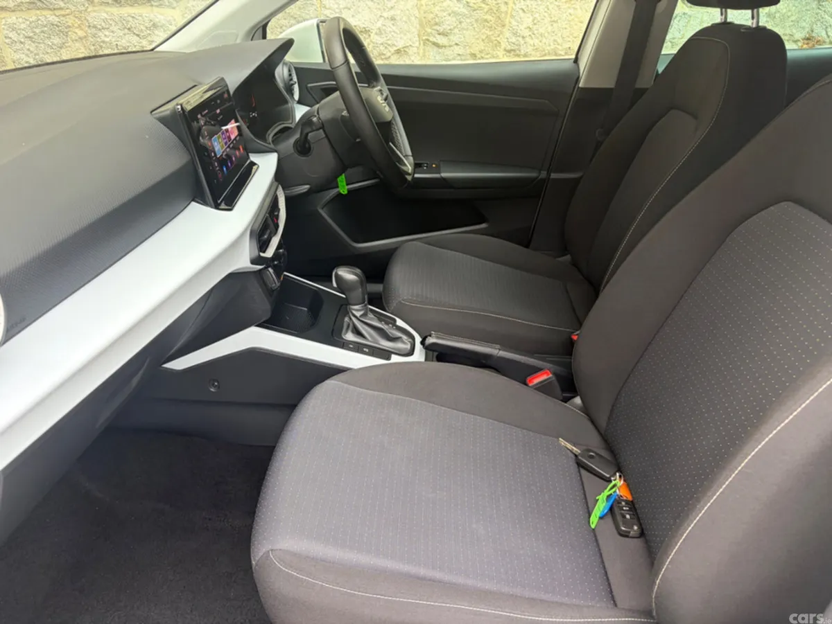 SEAT Arona Hatchback, Petrol, 2023, White