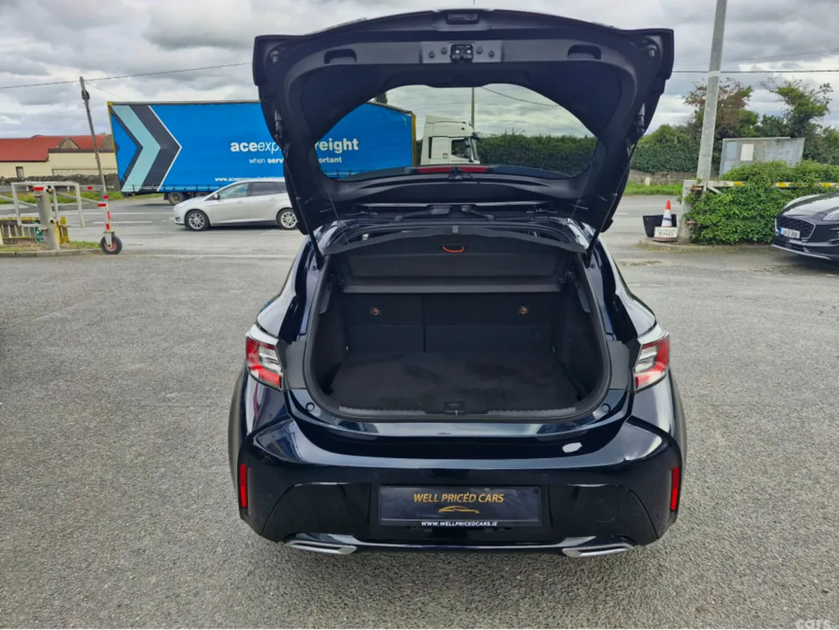 Toyota Corolla Hatchback, Petrol Hybrid, 2020, Blue