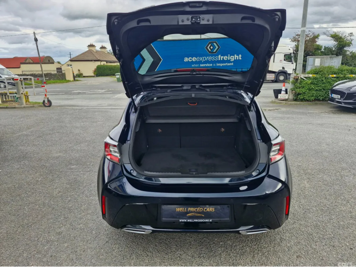 Toyota Corolla Hatchback, Petrol Hybrid, 2020, Blue