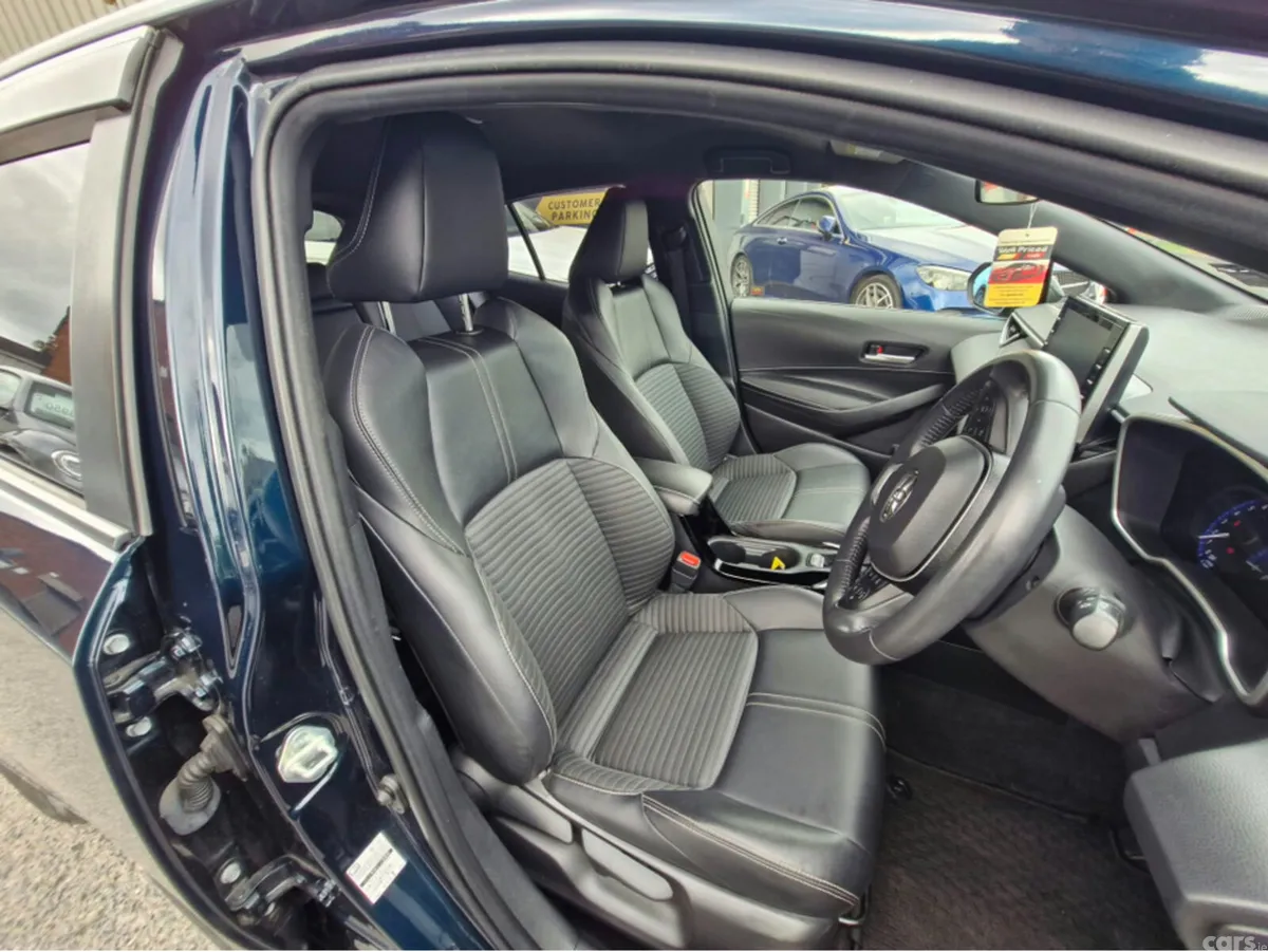 Toyota Corolla Hatchback, Petrol Hybrid, 2020, Blue
