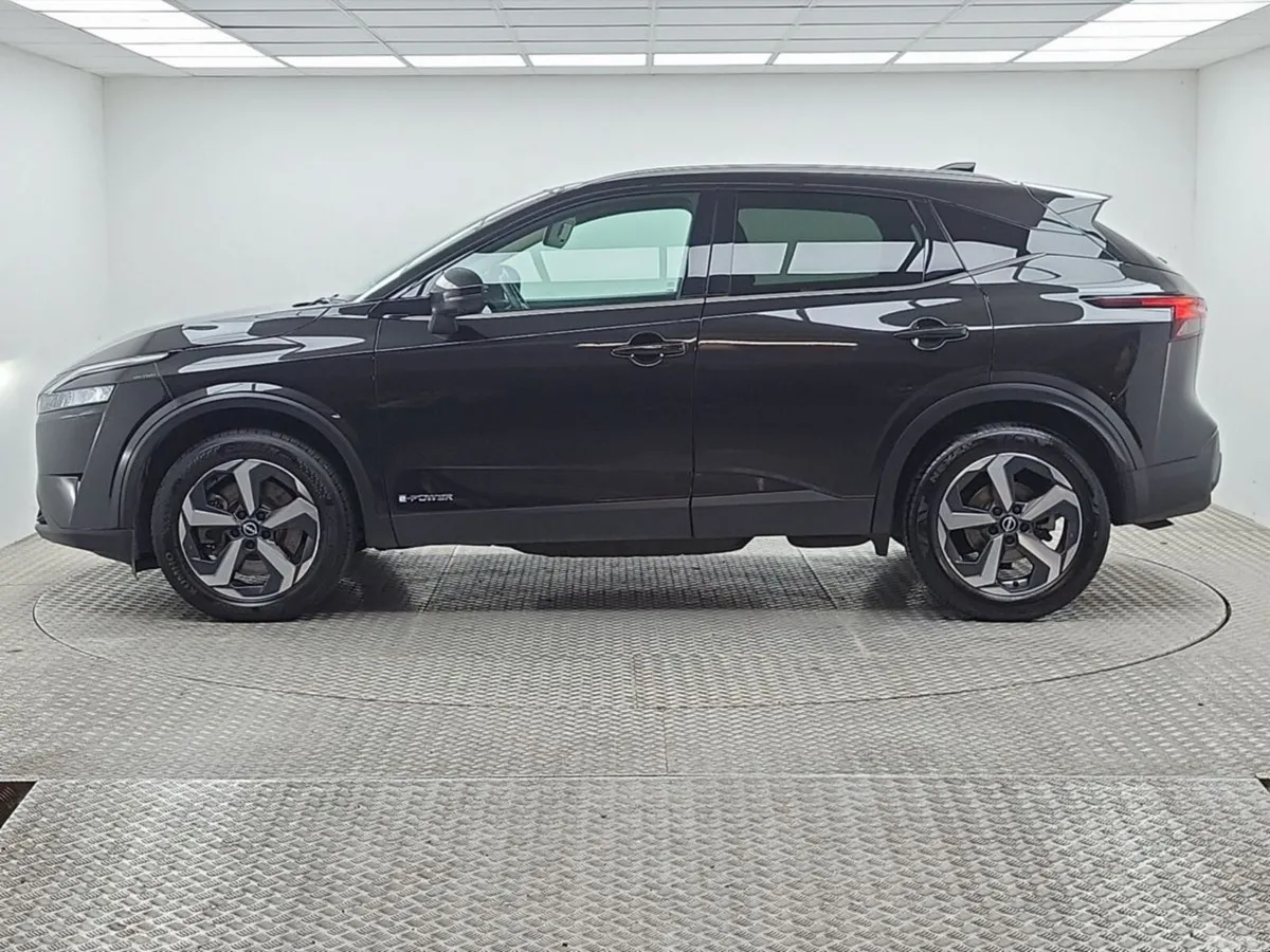 Nissan Qashqai MPV, Petrol Hybrid, 2023, Black