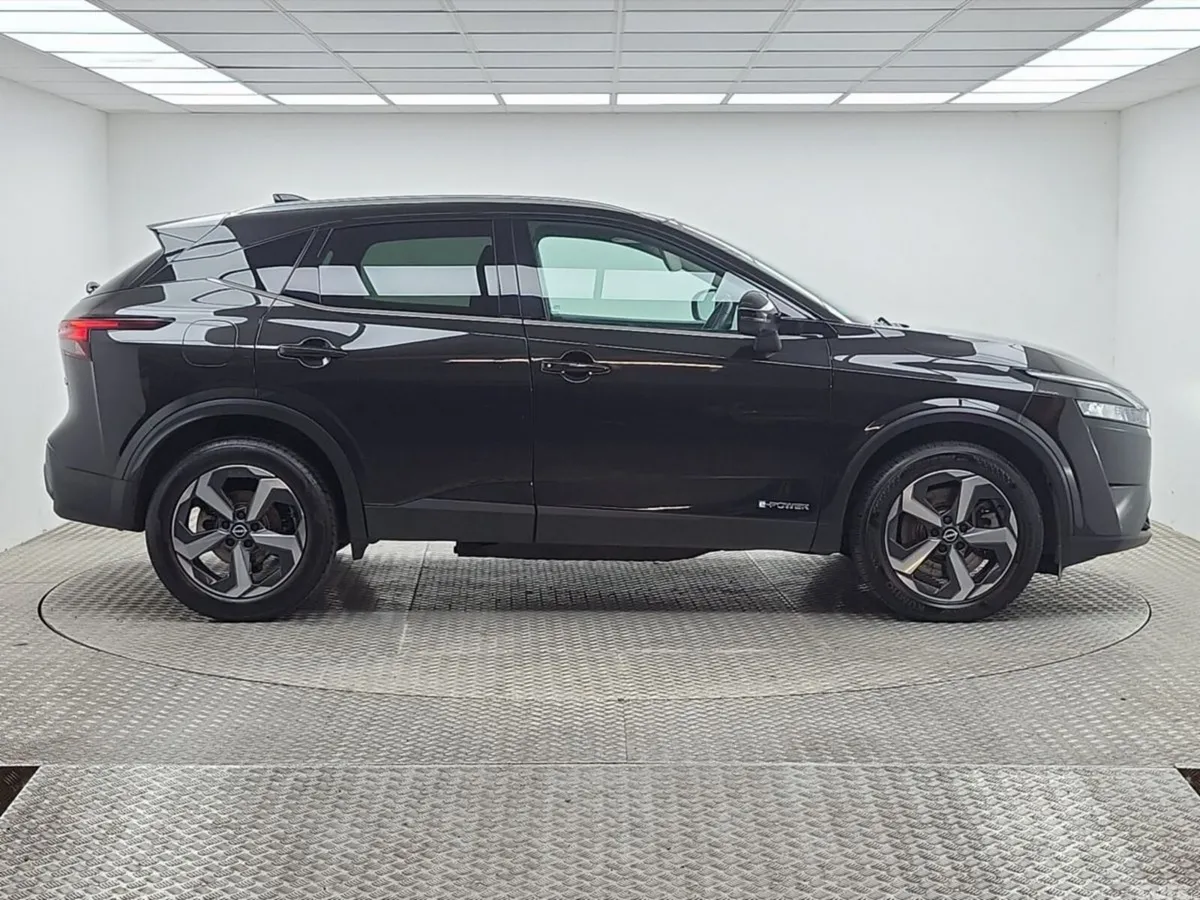 Nissan Qashqai MPV, Petrol Hybrid, 2023, Black