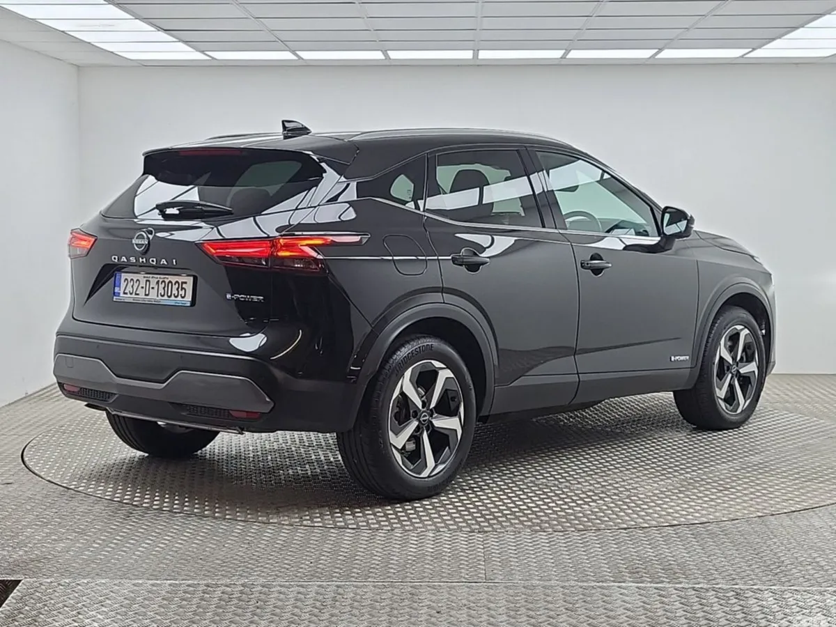 Nissan Qashqai MPV, Petrol Hybrid, 2023, Black