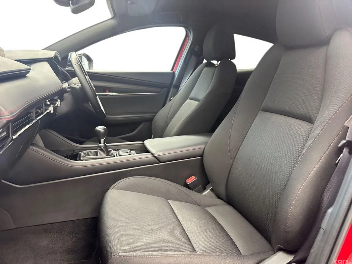 Mazda Mazda3 Hatchback, Petrol, 2023, Red