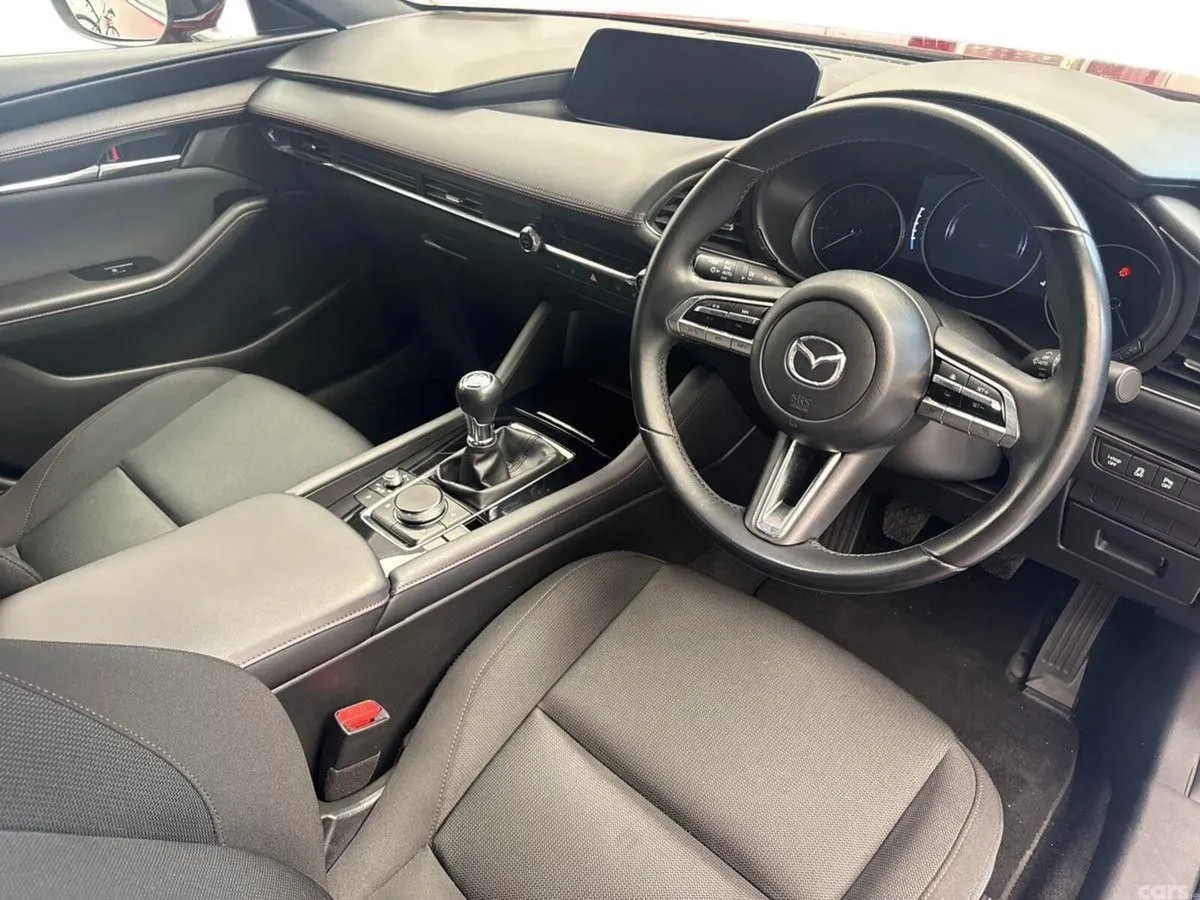 Mazda Mazda3 Hatchback, Petrol, 2023, Red