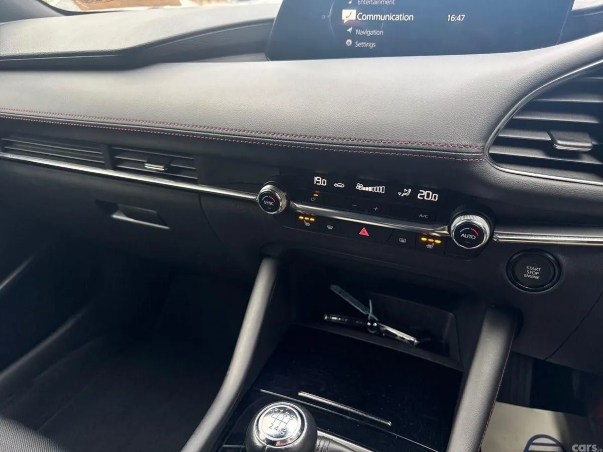 Mazda Mazda3 Hatchback, Petrol, 2023, Red