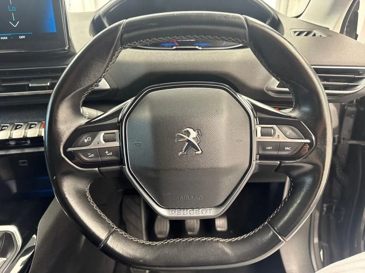 Peugeot 5008 MPV, Diesel, 2021, Grey