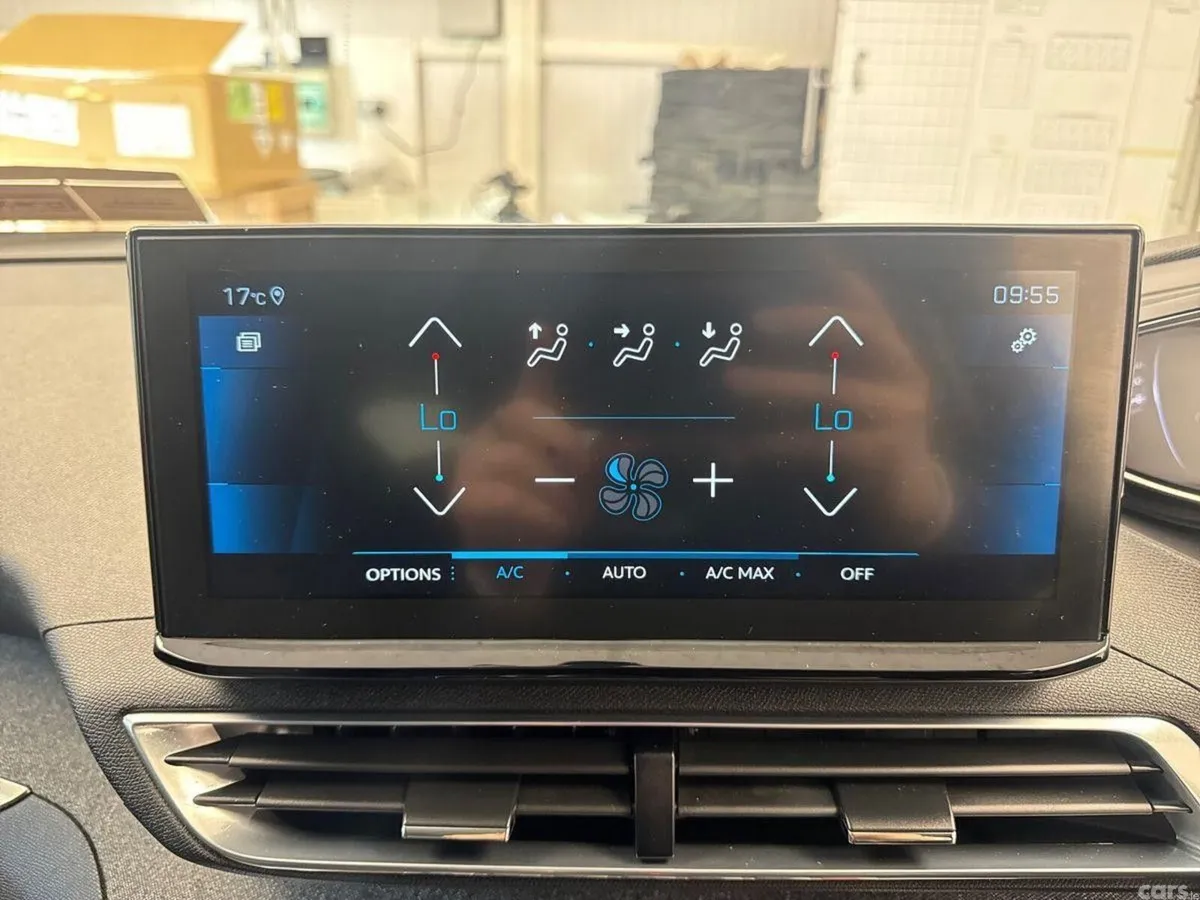 Peugeot 5008 MPV, Diesel, 2021, Grey