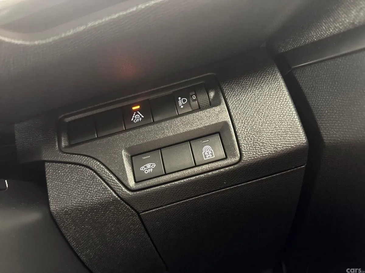 Peugeot 5008 MPV, Diesel, 2021, Grey