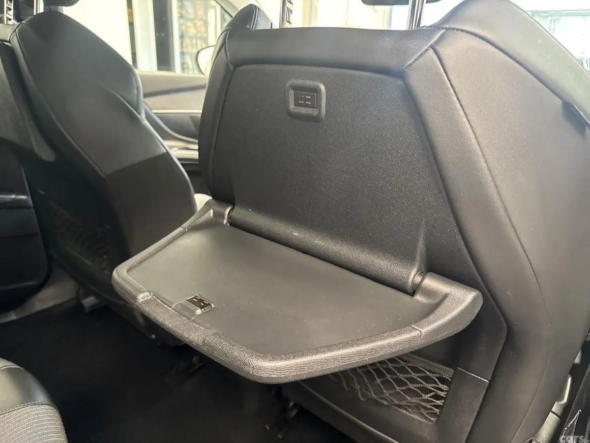 Peugeot 5008 MPV, Diesel, 2021, Grey