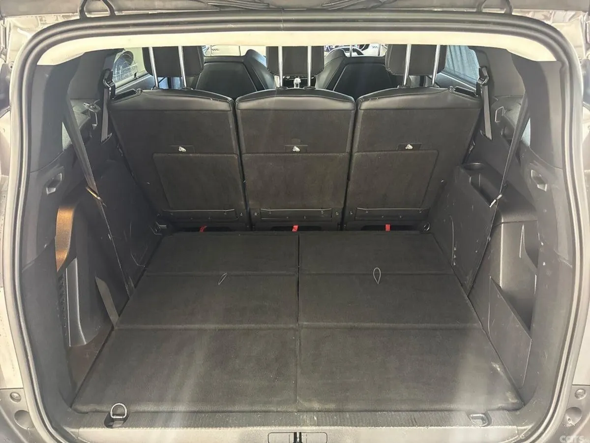 Peugeot 5008 MPV, Diesel, 2021, Grey