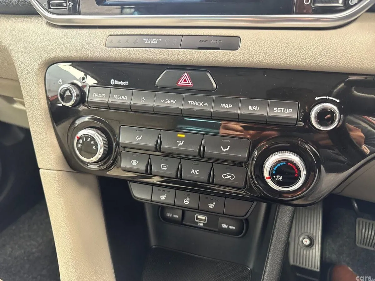 Kia Sportage SUV, Diesel Hybrid, 2020, Red