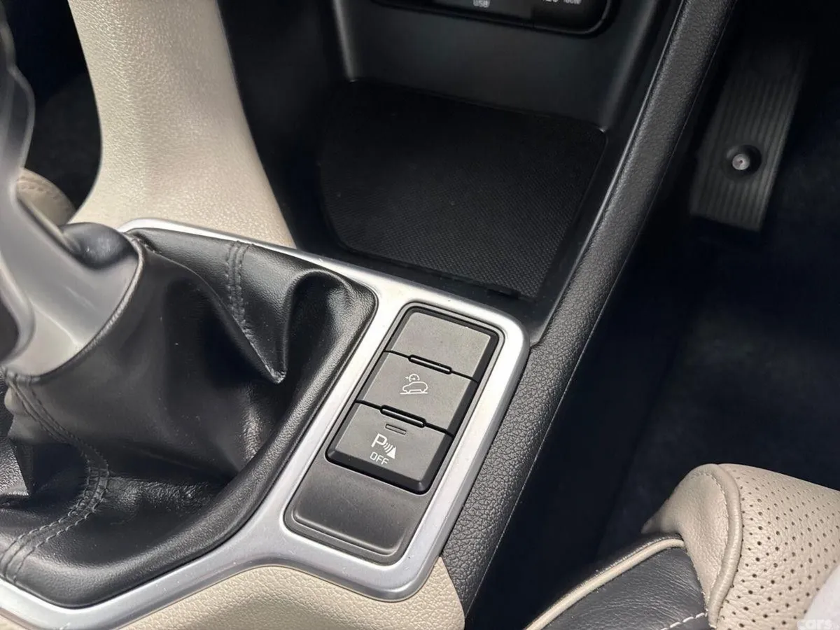 Kia Sportage SUV, Diesel Hybrid, 2020, Red