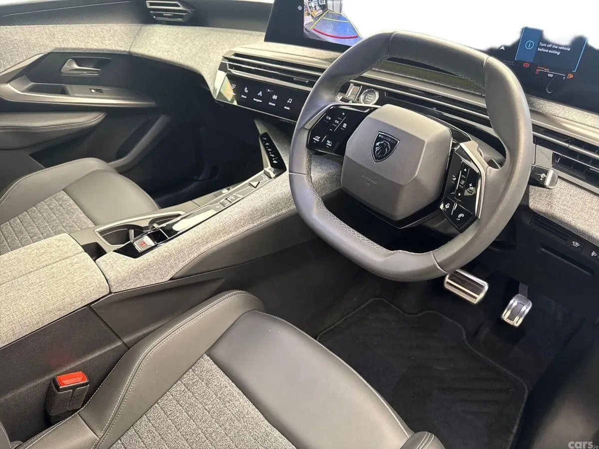 Peugeot 3008 MPV, Petrol, 2025, White