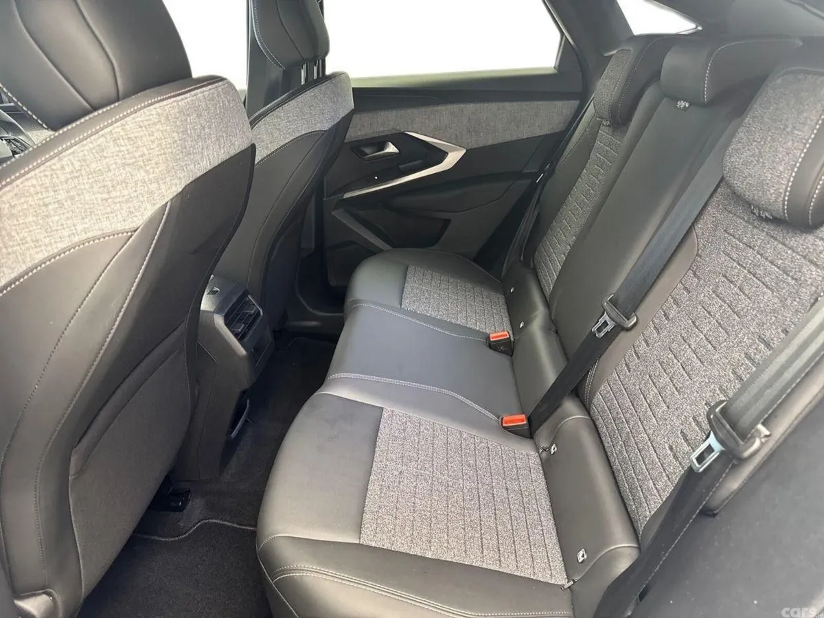Peugeot 3008 MPV, Petrol, 2025, White