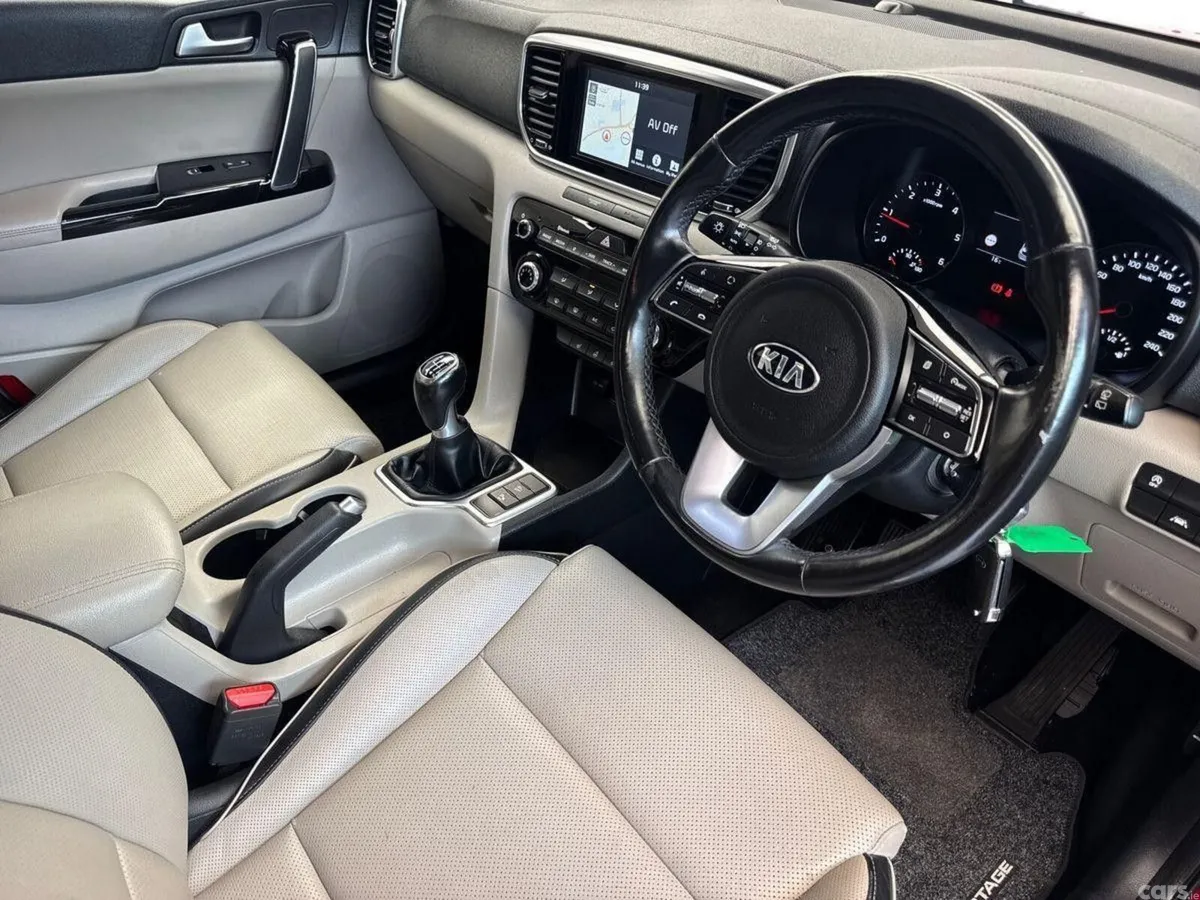 Kia Sportage SUV, Diesel Hybrid, 2020, Red