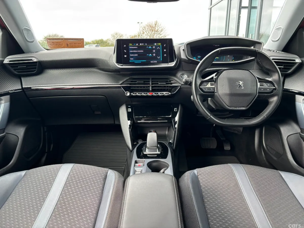 Peugeot 2008 MPV, Electric, 2021, Red