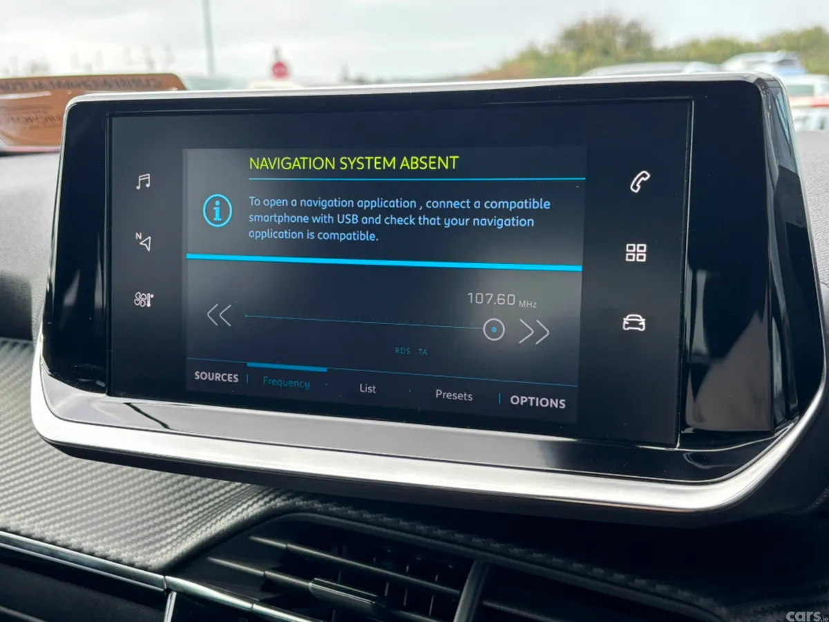 Peugeot 2008 MPV, Electric, 2021, Red