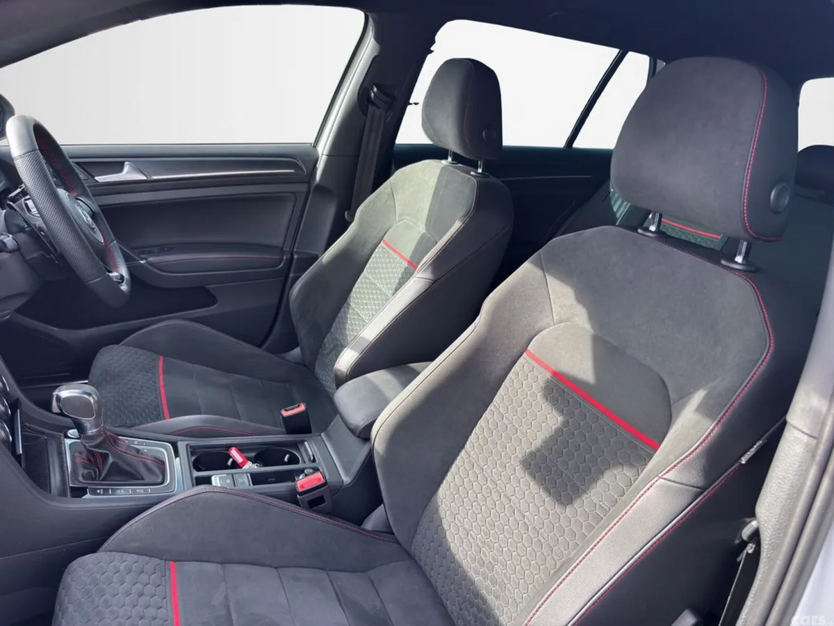 Volkswagen Golf Hatchback, Petrol, 2019, White
