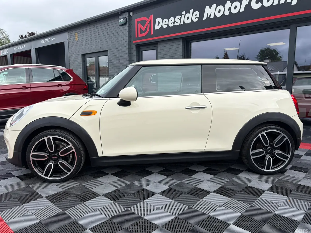 Mini Cooper Hatchback, Petrol, 2018, White