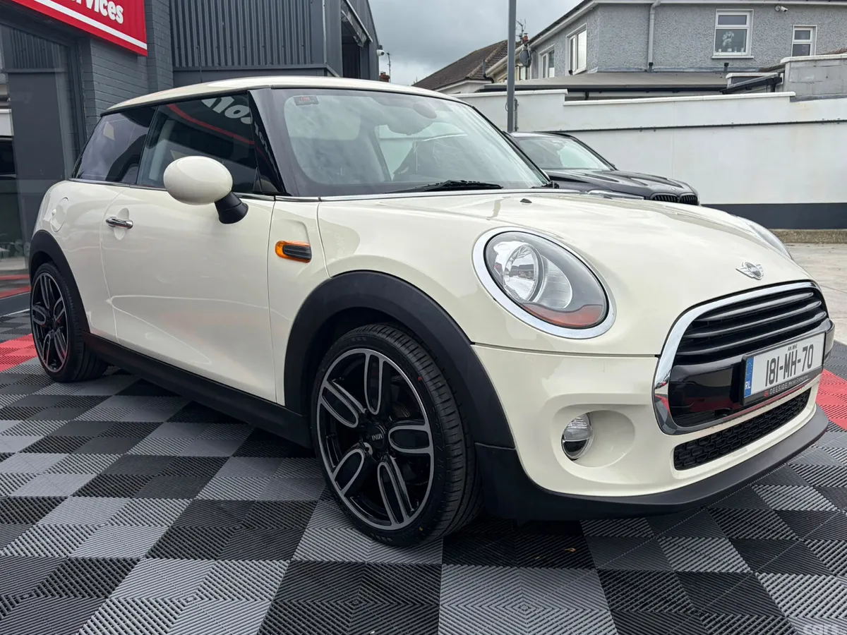 Mini Cooper Hatchback, Petrol, 2018, White