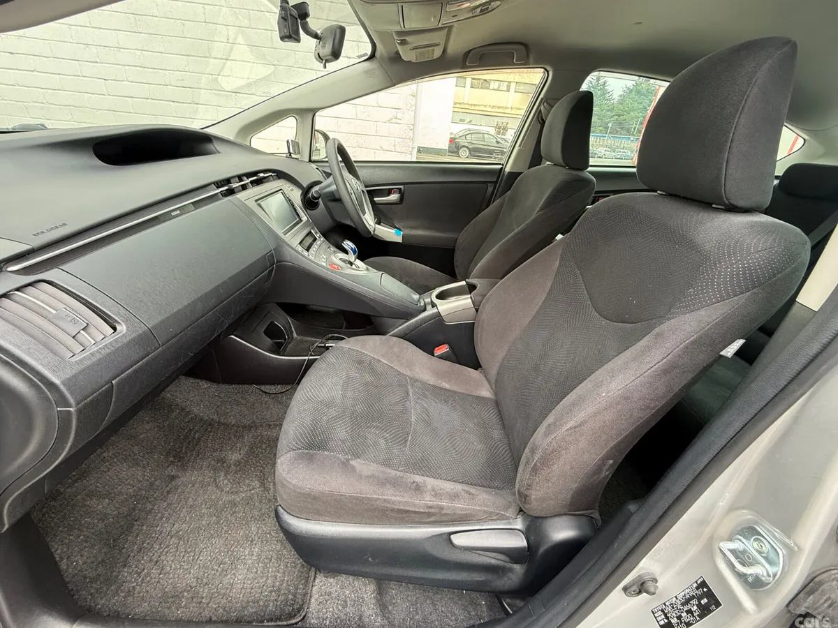 Toyota Prius Hatchback, Petrol Hybrid, 2015, Silver