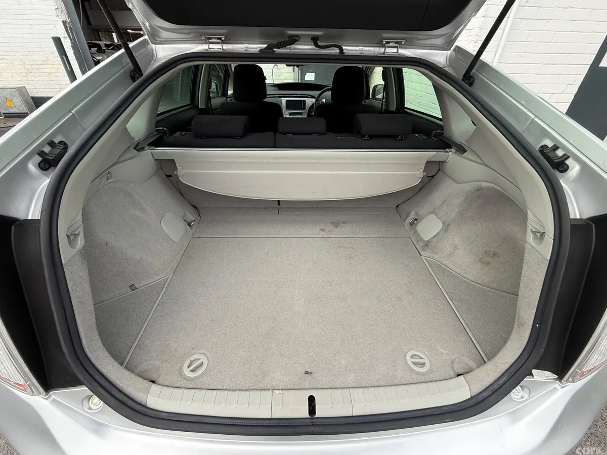 Toyota Prius Hatchback, Petrol Hybrid, 2015, Silver