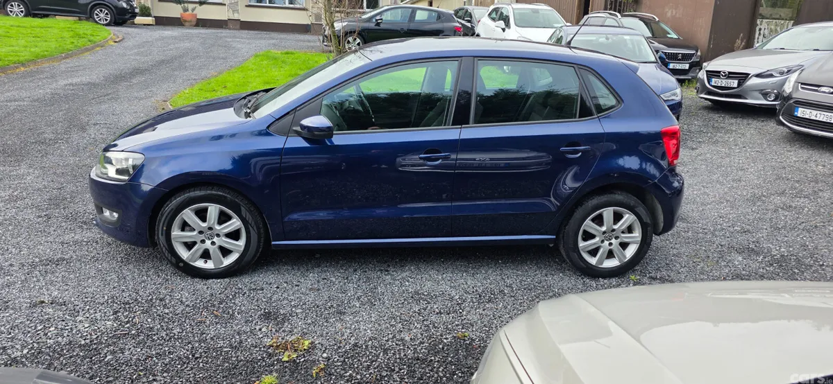Volkswagen Polo Hatchback, Petrol, 2014, Blue