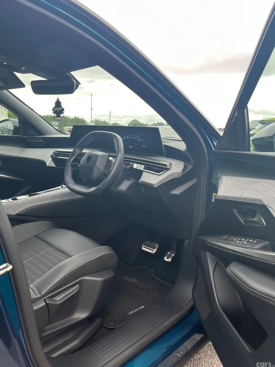 Peugeot 3008 MPV, Petrol Hybrid, 2024, Blue