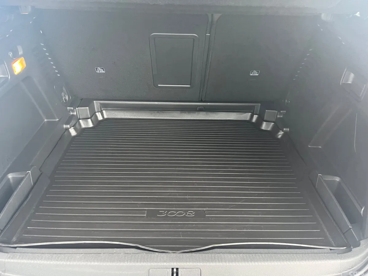 Peugeot 3008 MPV, Diesel, 2022, White