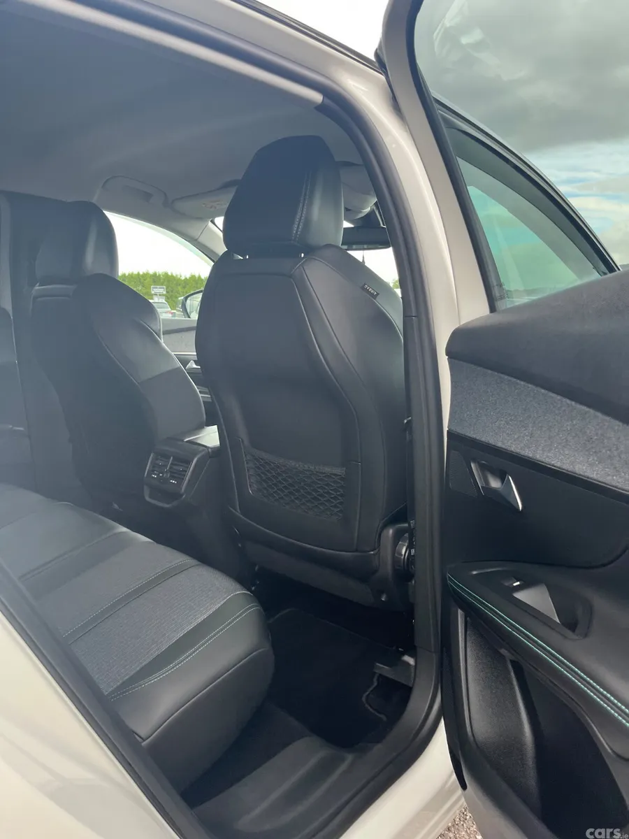 Peugeot 3008 MPV, Diesel, 2022, White