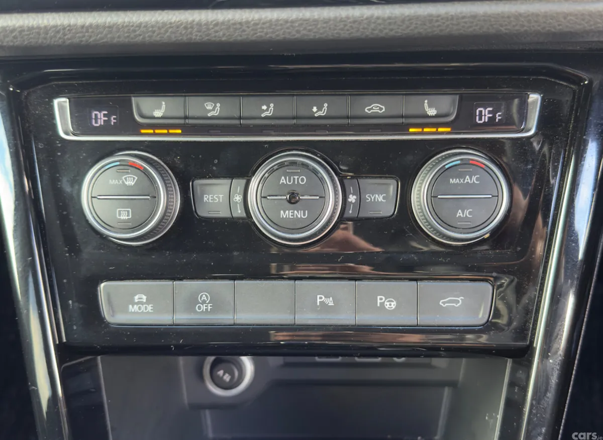 Volkswagen Touran SUV, Diesel, 2019, Black