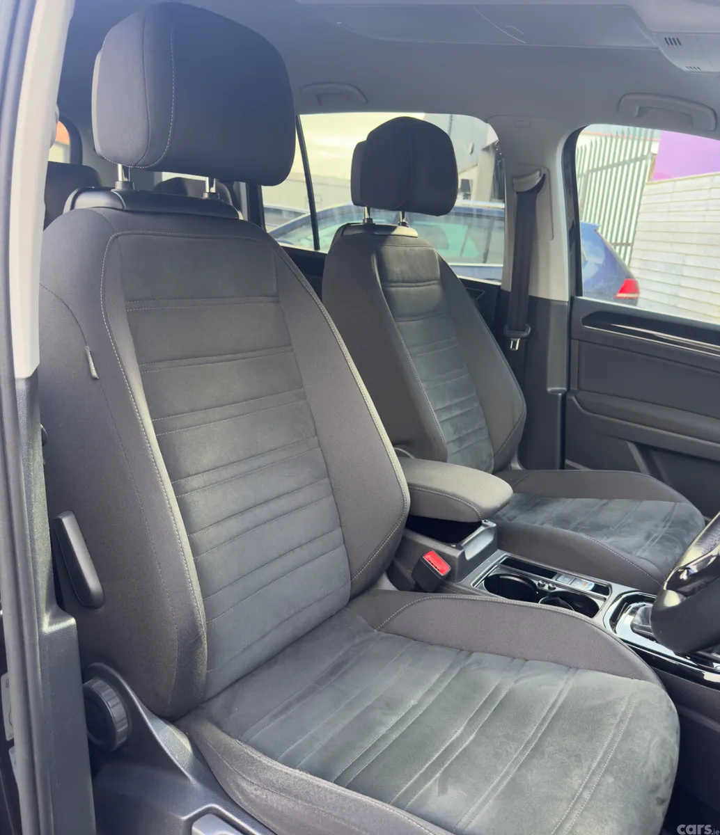 Volkswagen Touran SUV, Diesel, 2019, Black