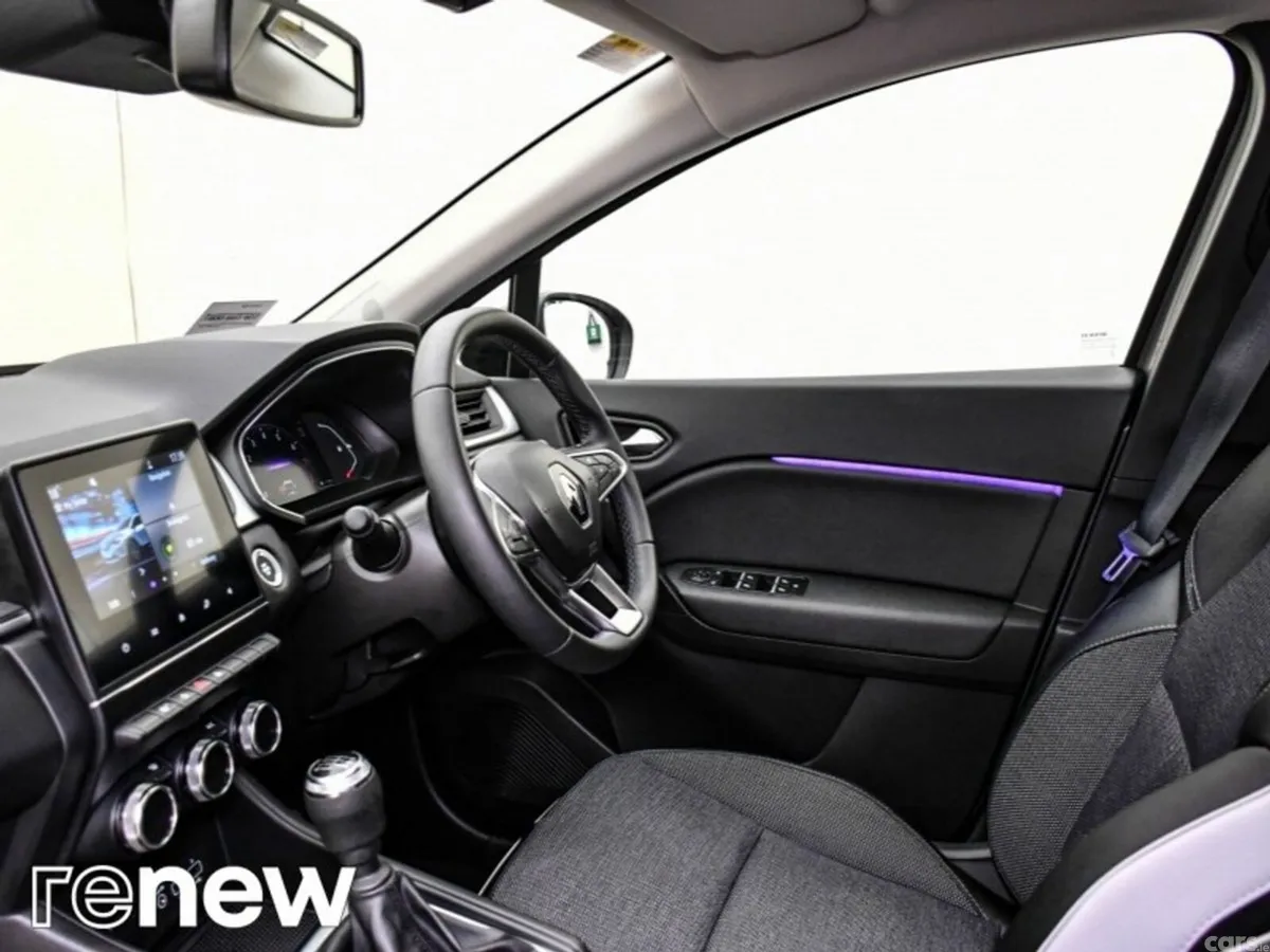 Renault Captur Hatchback, Petrol, 2022, Grey