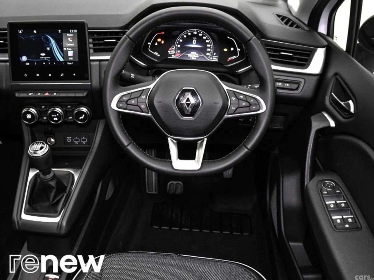 Renault Captur Hatchback, Petrol, 2022, Grey