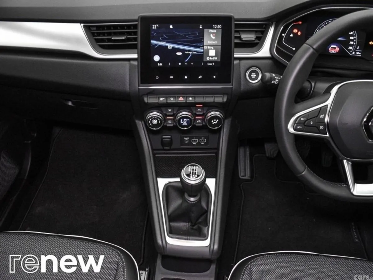 Renault Captur Hatchback, Petrol, 2022, Grey