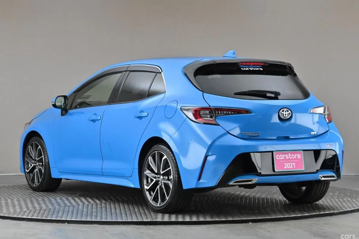 Toyota Corolla Hatchback, Petrol Hybrid, 2021, Blue