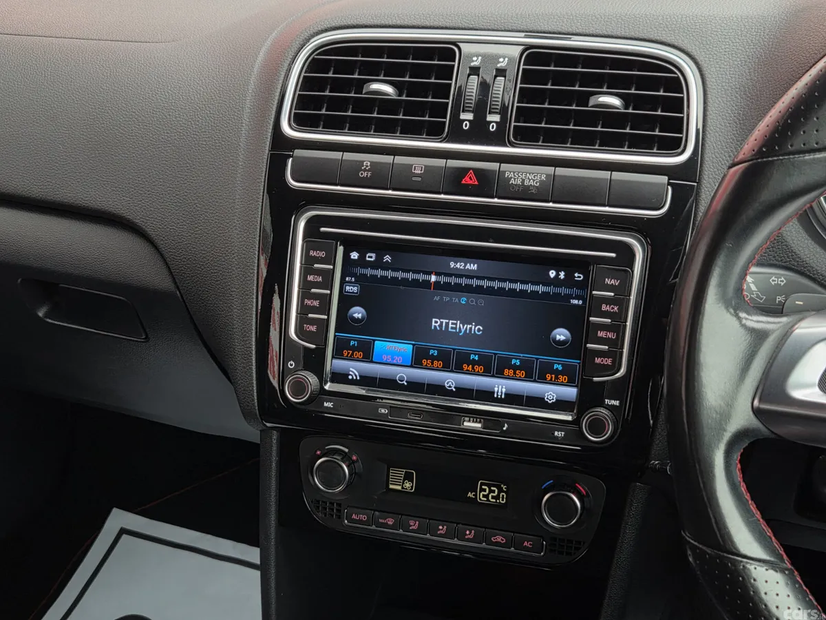 Volkswagen Polo Hatchback, Petrol, 2012, Black