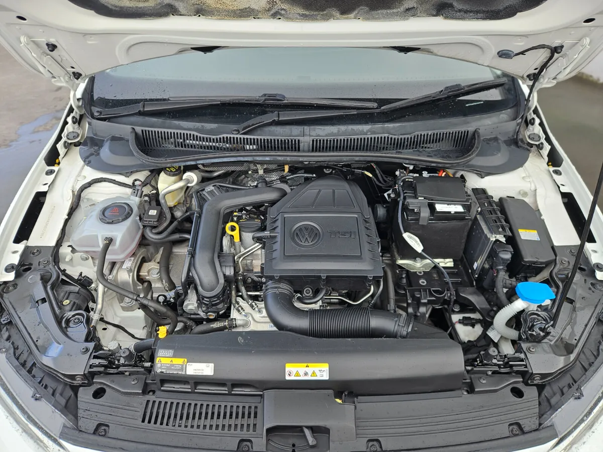 Volkswagen Polo Hatchback, Petrol, 2021, White