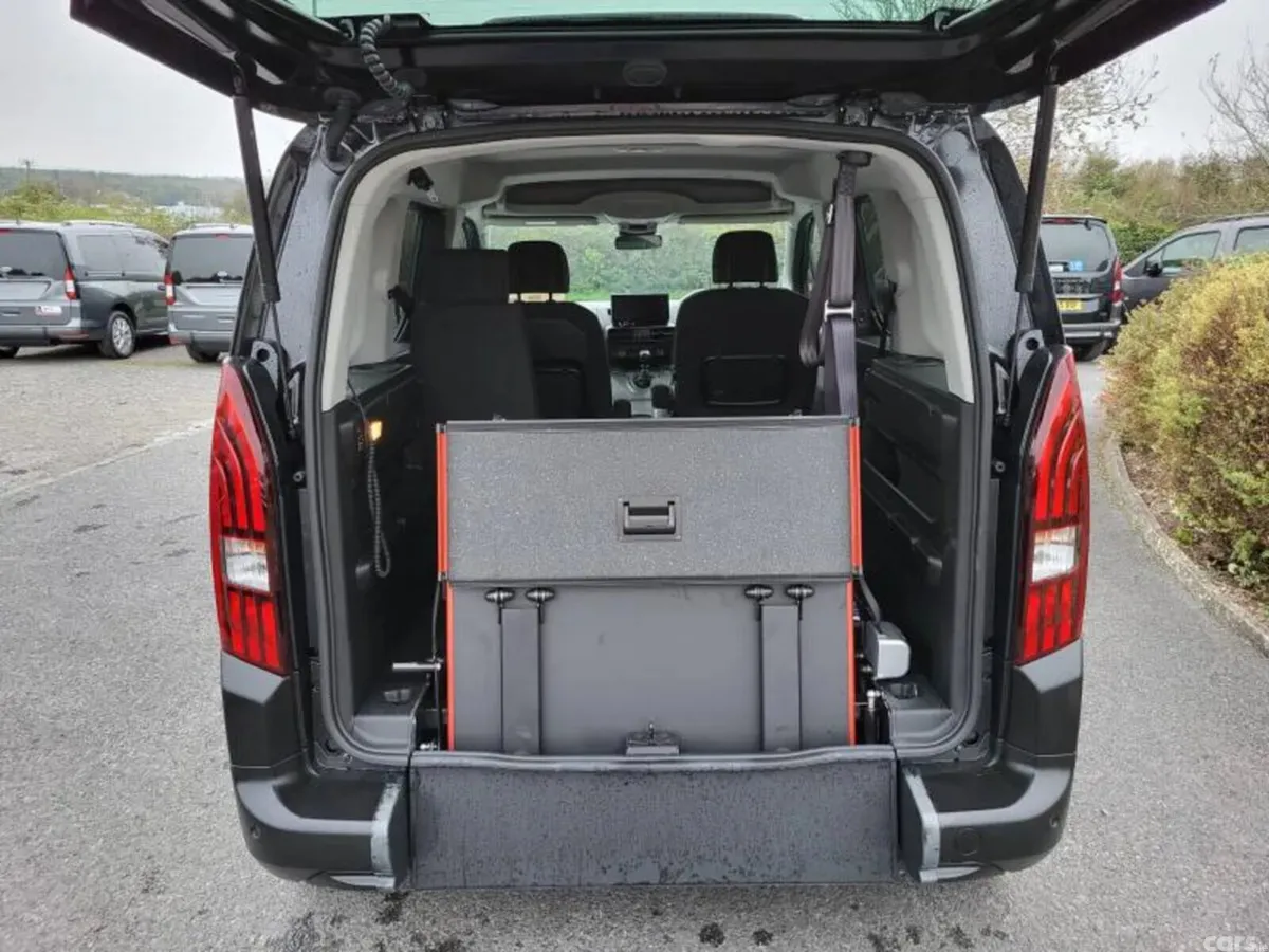 Peugeot Rifter MPV, Diesel, 2026, Black