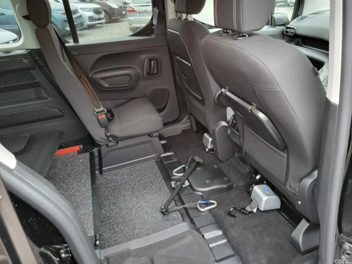 Peugeot Rifter MPV, Diesel, 2026, Black