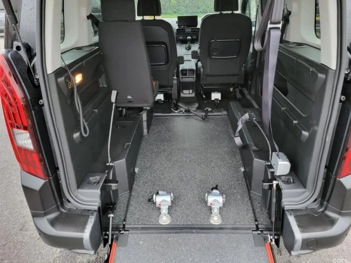Peugeot Rifter MPV, Diesel, 2026, Black