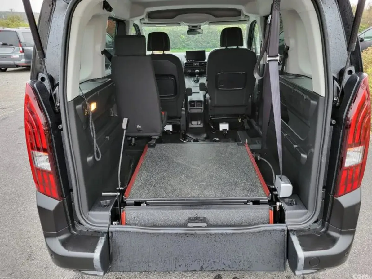 Peugeot Rifter MPV, Diesel, 2026, Black
