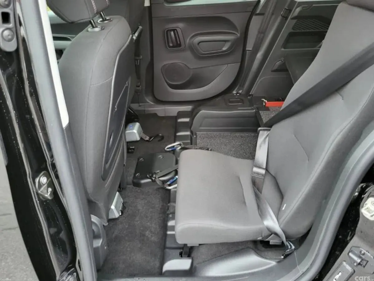 Peugeot Rifter MPV, Diesel, 2026, Black