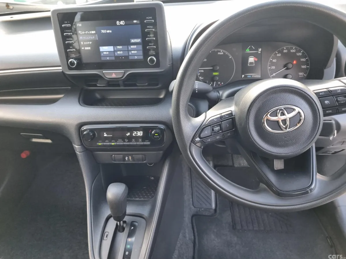 Toyota Yaris Saloon, Petrol Hybrid, 2021, Silver