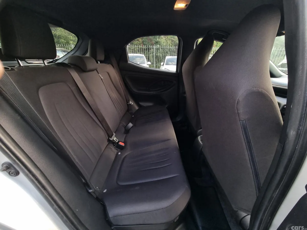 Toyota Yaris Saloon, Petrol Hybrid, 2021, Silver