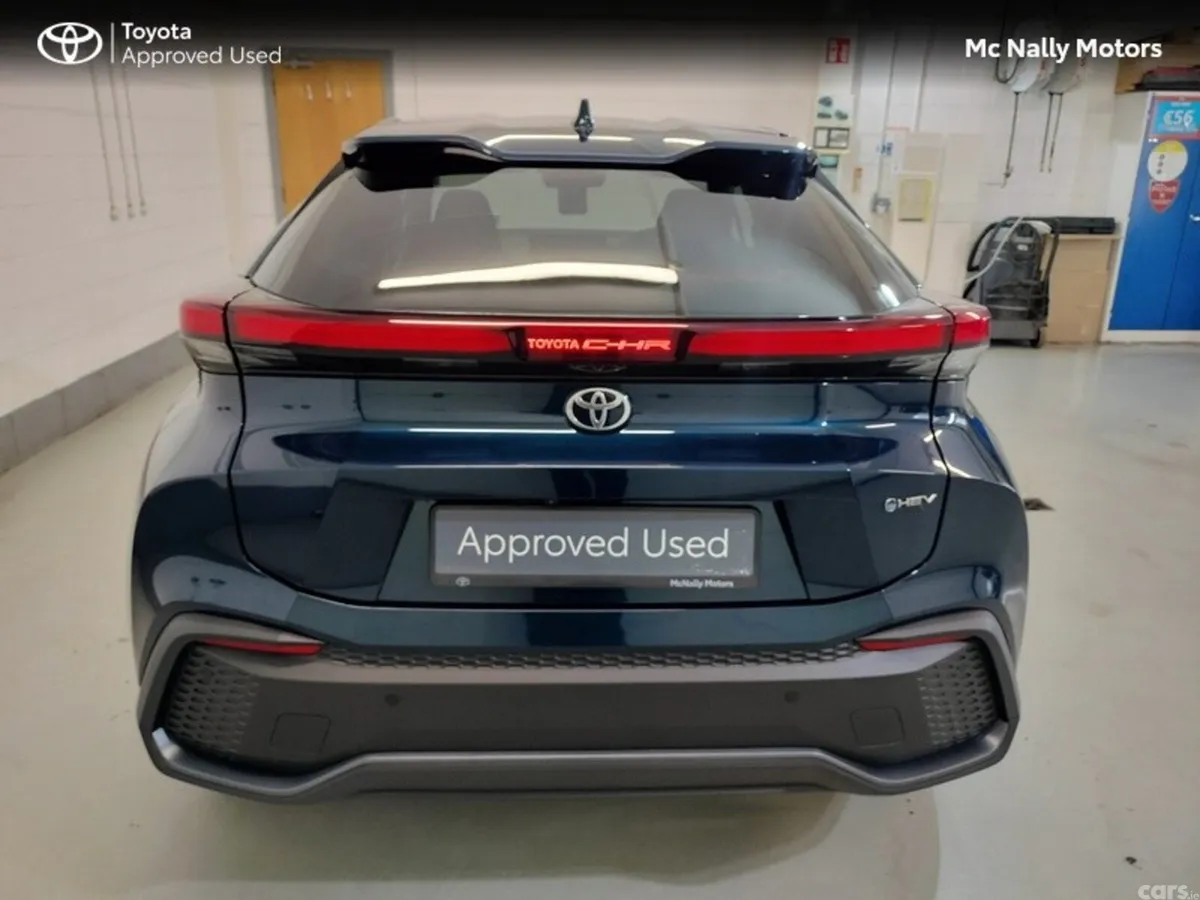 Toyota C-HR SUV, Petrol Hybrid, 2024, Blue