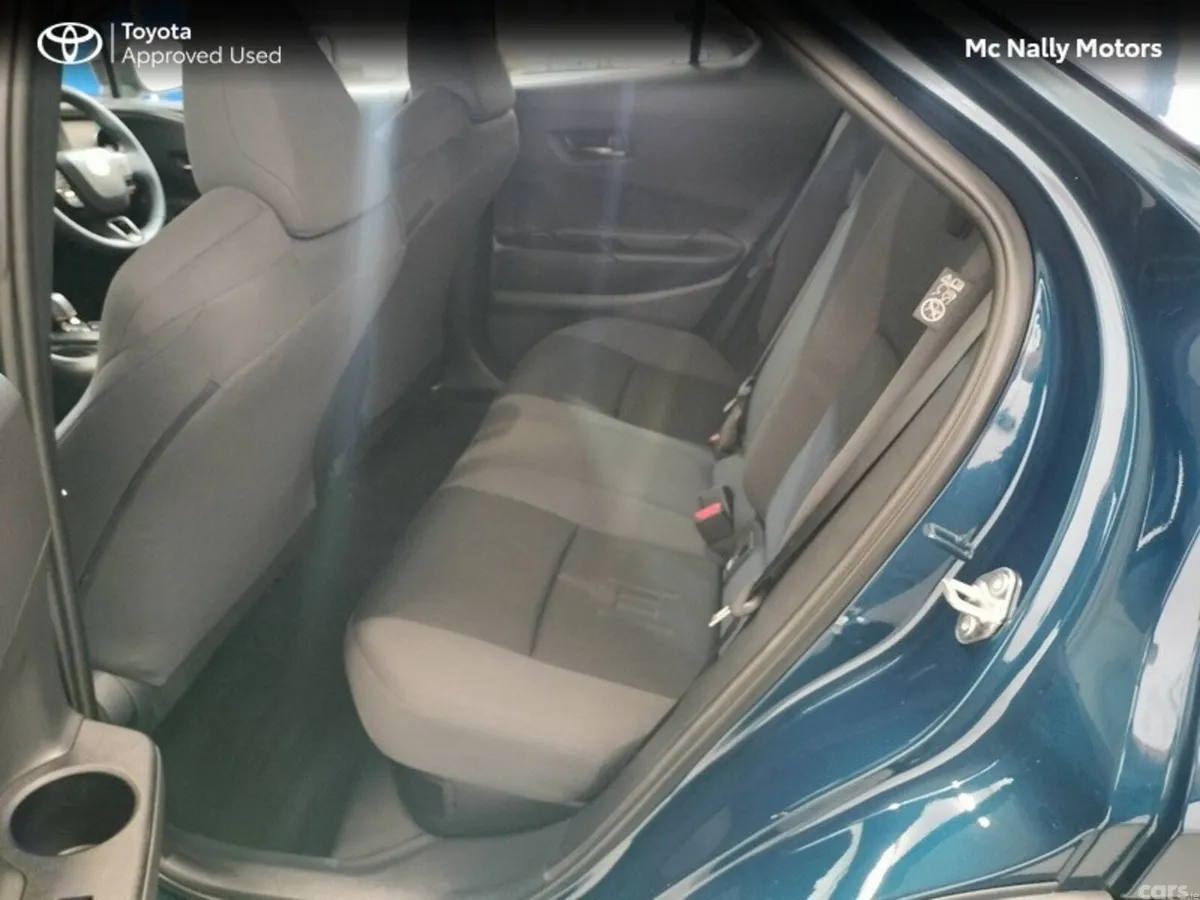 Toyota C-HR SUV, Petrol Hybrid, 2024, Blue