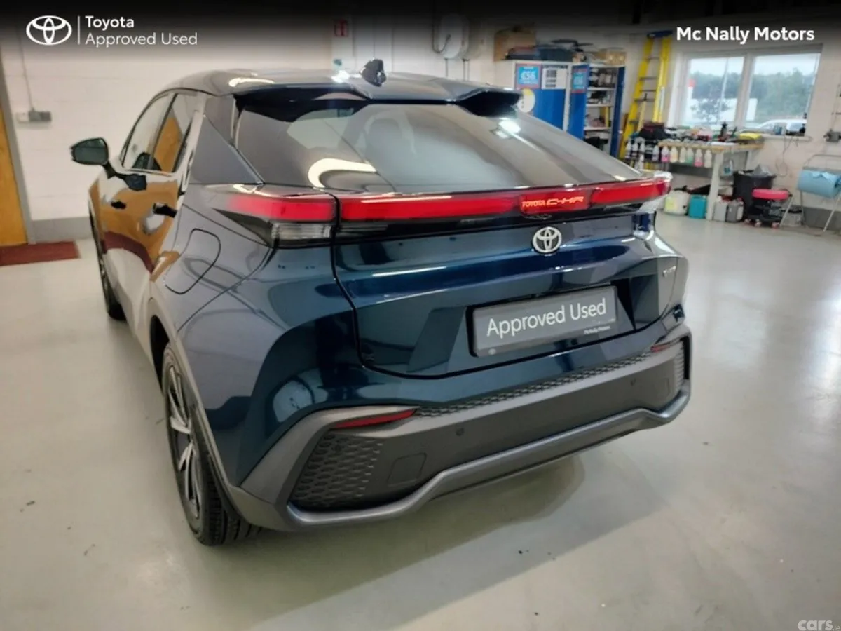 Toyota C-HR SUV, Petrol Hybrid, 2024, Blue