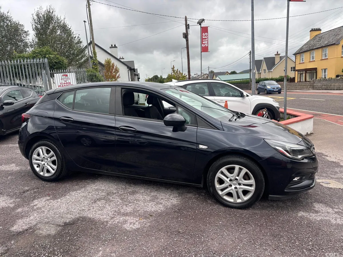 Opel Astra Hatchback, Petrol, 2019, Blue